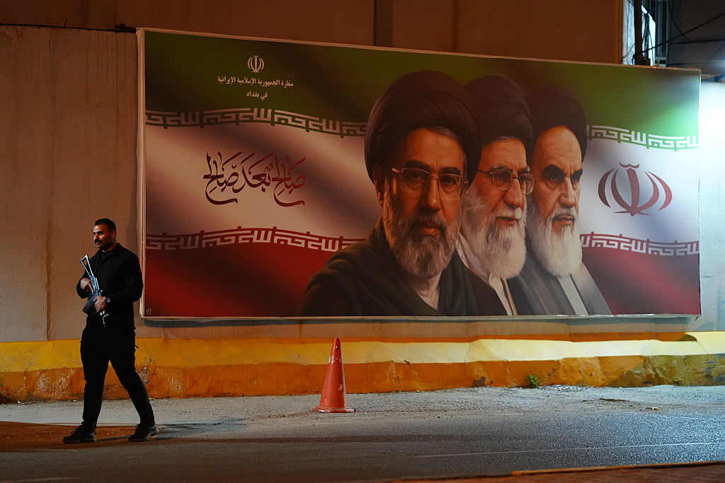 Crowd gathers in Baghdad to celebrate temporary ceasefire between U.S. and Iran