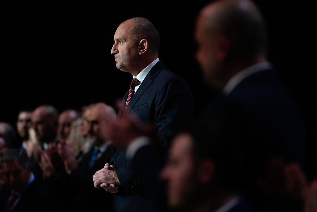 El expresidente de Bulgaria encabeza las elecciones parlamentarias