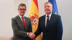 Bolaños expone al comisario de Justicia de la UE las reformas judiciales del Gobierno