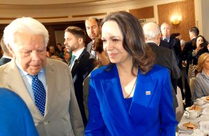 María Corina Machado afirma que el fin del régimen chavista equivaldrá en América “a la caída del muro de Berlín”