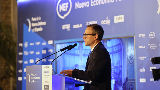 El director del Centro de Satélites de la UE (SatCen), Louis Tillier, durante su intervención en el NEF, el 15 de abril de 2026.