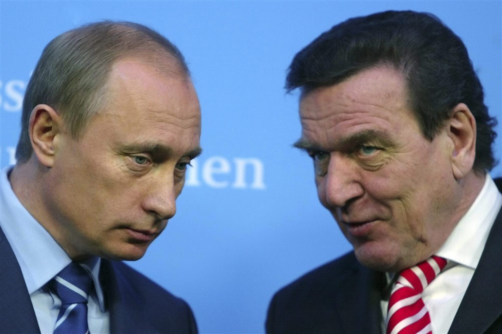 Putin pone a prueba a Berlín con la tóxica propuesta de mediación de Schröder