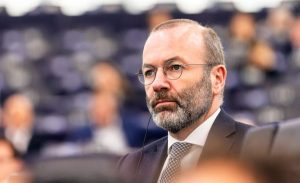 «Es hora de dejar atrás la mentalidad de austeridad», afirma el líder alemán del PPE