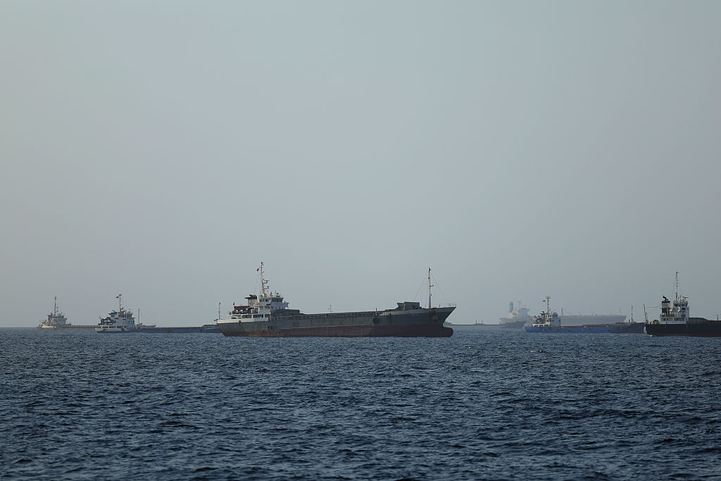 Ships continue to wait in Gulf of Oman for passage through Strait of Hormuz