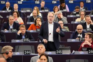 El Parlamento Europeo allana el camino para el acuerdo comercial entre la UE y EE. UU.