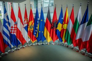 Los millones de euros de la UE ponen de manifiesto una división en dos velocidades en los Balcanes Occidentales