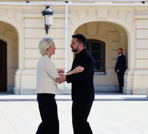 Trazar una vía «prudente» hacia la adhesión de Ucrania a la UE