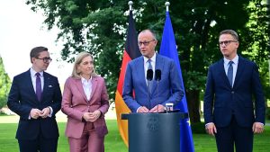 Merz da a conocer una reorganización del Gobierno tras la dimisión de Spahn