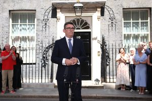 El primer ministro Burnham recibe a Zelenski en la primera visita de un líder extranjero