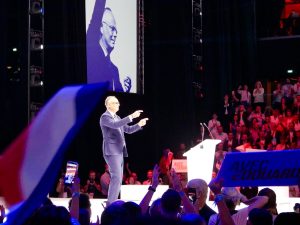 «Un poco aburrido»: Édouard Philippe entra en liza en la campaña presidencial