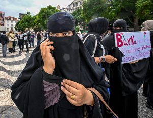 «Ley del burka»: Portugal prohíbe los velos integrales