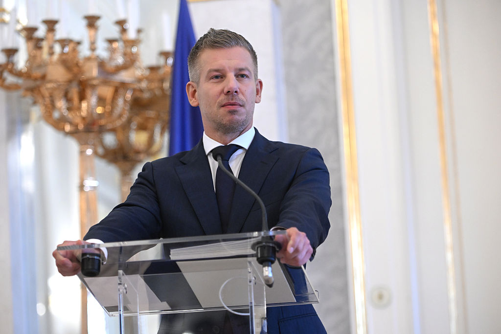 El partido gobernante de Hungría quiere que un juez crítico con Orbán sea el presidente del país