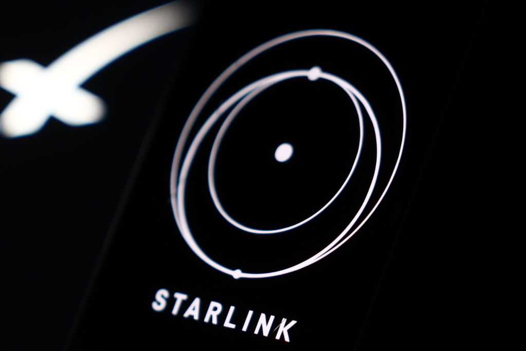 El incendio en la estación de Starlink de Polonia fue un «sabotaje», según un ministro