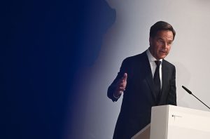 Rutte: La OTAN seguirá siendo «fuerte» gane quien gane las elecciones francesas