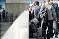beggar_crowd_pic_isp.jpg