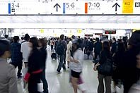 station_crowd_isp.jpg