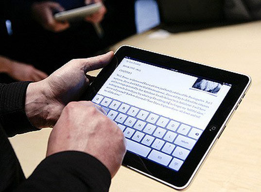 « Constitution iPad » : un défi pour la présidence hongroise de l'UE