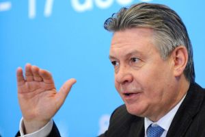 Le fisc belge enquête sur Karel de Gucht