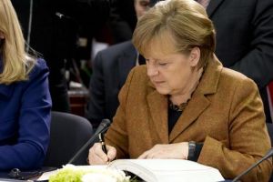 25 dirigeants européens signent le traité sur le pacte budgétaire