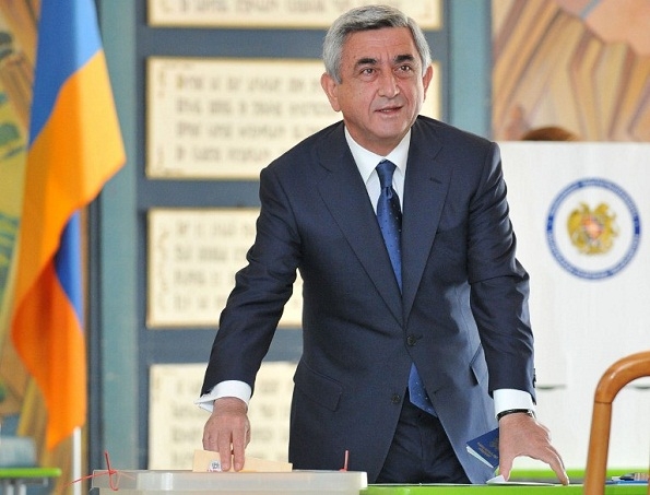 Le président arménien est réélu haut la main
