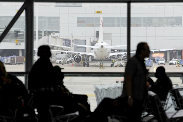 Les nouvelles règles sur la nuisance sonore dans les aéroports irritent les militants 