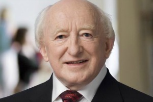 Le président irlandais appelle à un cadre réglementaire sur les transactions foncières