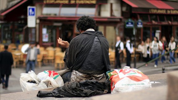 Pour Bruxelles, la baisse des dépenses sociales a été un accélérateur de crise