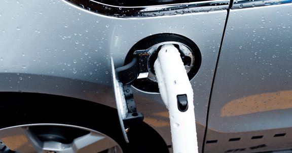 Voitures électriques : la bataille des recharges n'est pas finie
