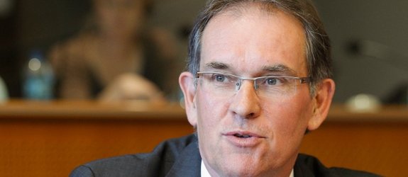 Alain Cadec s'implique sur la pêche en eau profonde