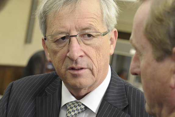 La gauche accuse Juncker d'être un candidat Potemkine
