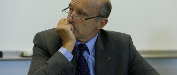 Pour Juppé, l’UE doit être capable d’utiliser des moyens militaires