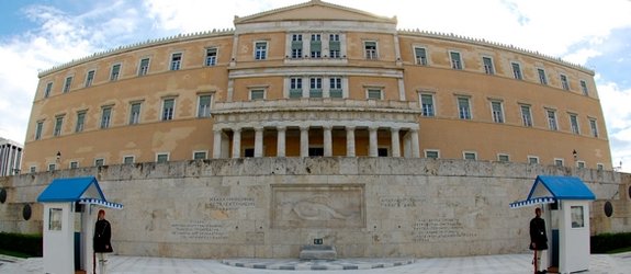 Seul un plan Marshall pourrait sauver la Grèce, estiment les députés