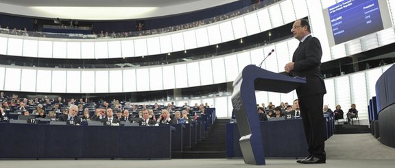 Hollande, partenaire commode des députés européens
