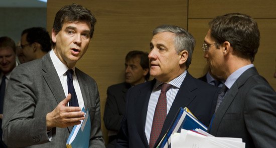 La Commission européenne renvoie Arnaud Montebourg dans ses cordes