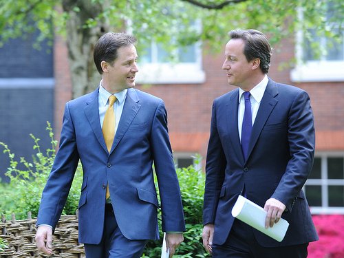 Cameron-Clegg, le double discours de Londres sur l’Europe