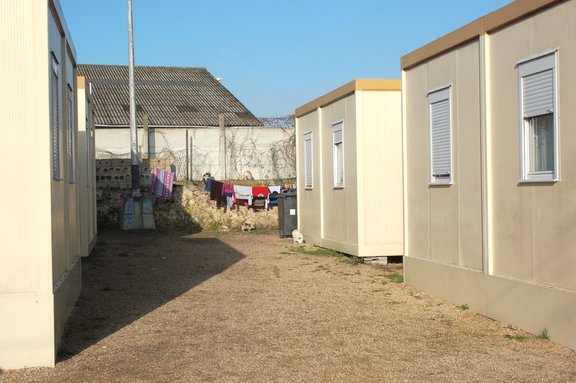 Roms : des eurodéputés visitent un camp français