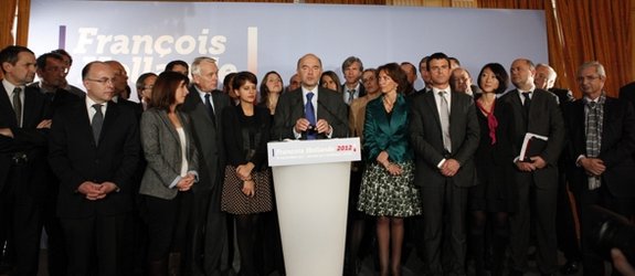Hollande européanise son entourage