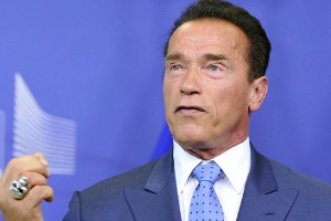 Arnold Schwarzenegger donne du piment à une réunion européenne sur le climat