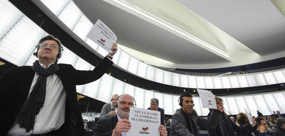 Front de Gauche, Mélenchon en première ligne pour les européennes