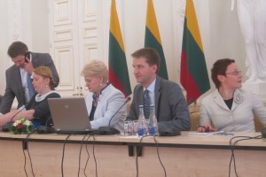 Dalia Grybauskait? annonce le début des discussions transatlantiques