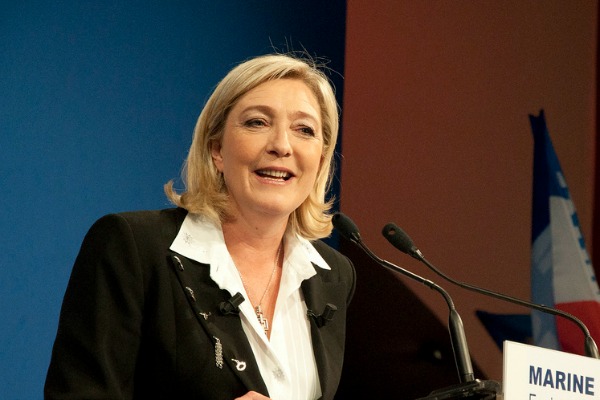 Marine Le Pen de nouveau tentée par une alliance d'eurosceptiques