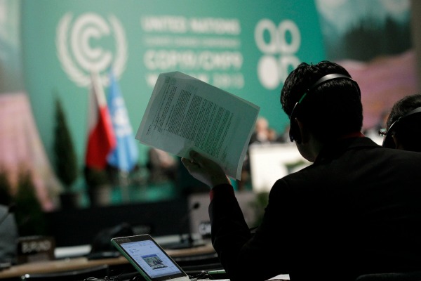 La conférence sur le climat à Varsovie accouche d’un compromis