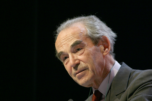Robert Badinter défend le parquet européen pour lutter contre le "mal organisé"
