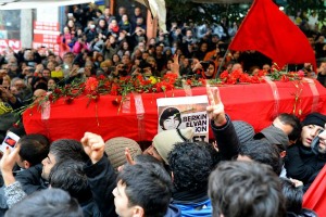 Les manifestations anti-Erdo?an prennent de l'ampleur en Turquie