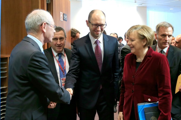 L'UE condamne l'agression russe en Ukraine à l'aide de sanctions