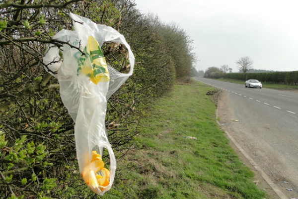 Bruxelles veut réduire l'usage des sacs plastiques
