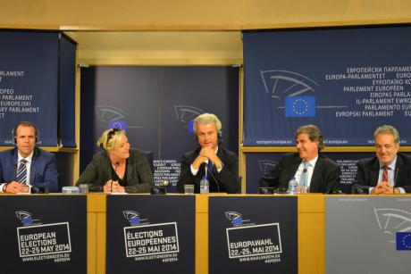 Les extrêmes droites européennes se réjouissent