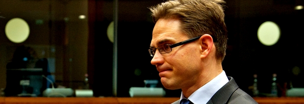 Critiques sur le mini-remaniement coûteux de la Commission