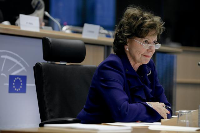 La commission d’enquête sur les Panama Papers cible Neelie Kroes