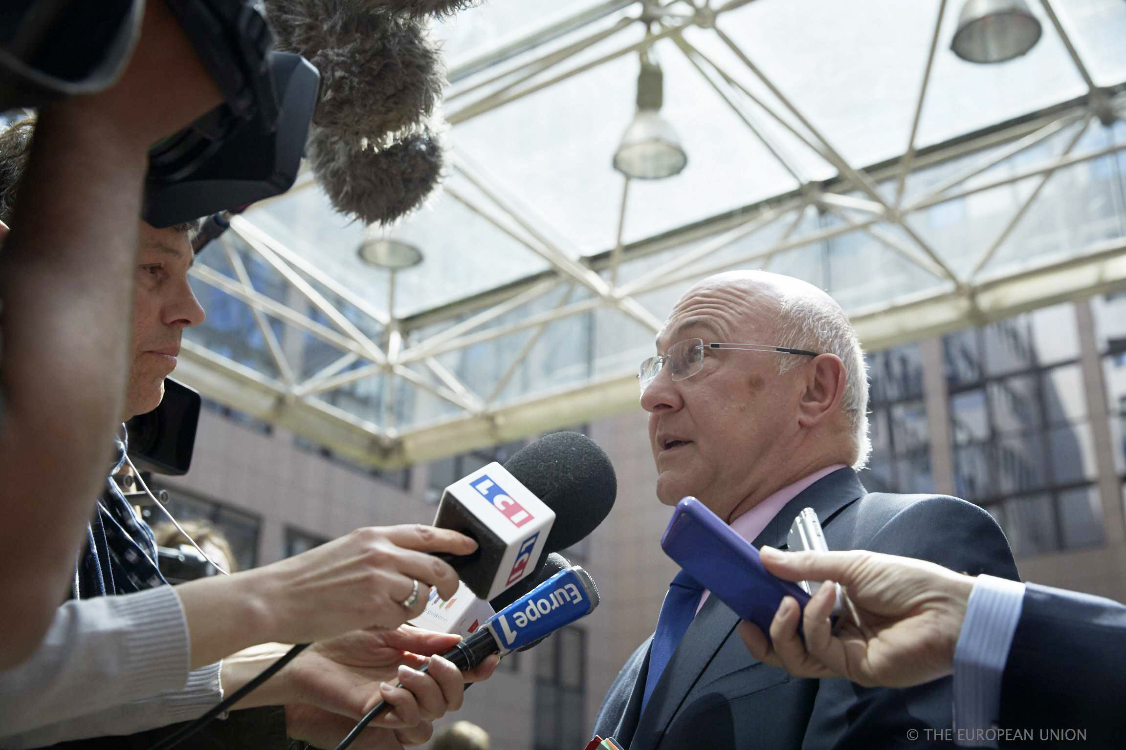 Michel Sapin dénonce l’hégémonie du dollar 